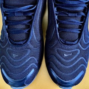 Triple Black Air Max 720